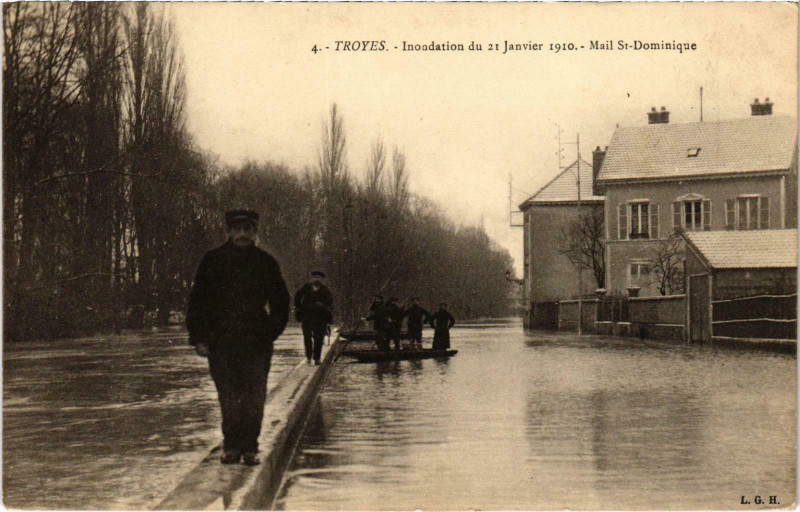 Carte postale ancienne Troyes Inondation Aube à Troyes