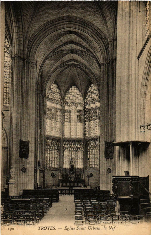 Carte postale ancienne Troyes- Eglise Saint Urbain , La Nef France à Troyes