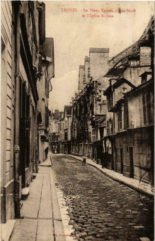Carte postale ancienne Troyes- Rue Mole et EgliseSaint-Jean France à Troyes