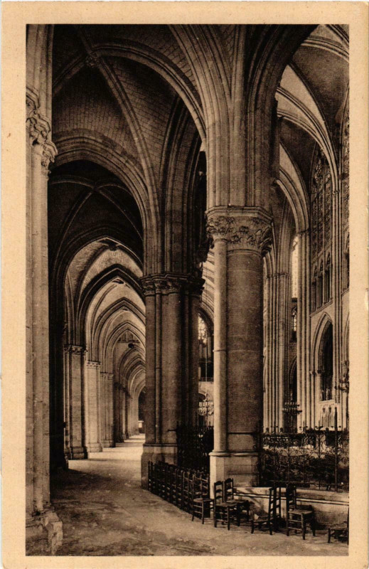 Carte postale ancienne Troyes- Cathedrale ,Pourtour du Choeur&Nef laterale France à Troyes