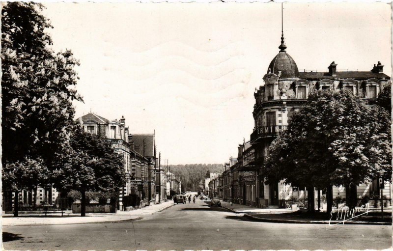 Carte postale ancienne Romilly sur Seine- Rue Carnot France à Romilly-sur-Seine