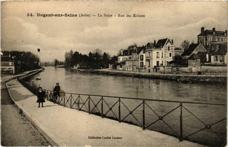Carte postale ancienne Nogent sur Seine- La Seine, Rue des Ecluses France à Nogent-sur-Seine