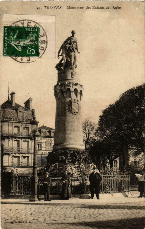 Carte postale ancienne Troyes- Monument des Enfants de l'Aube France à Troyes