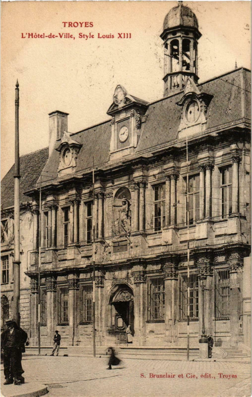 Carte postale ancienne Troyes- Hotel de Ville France à Troyes
