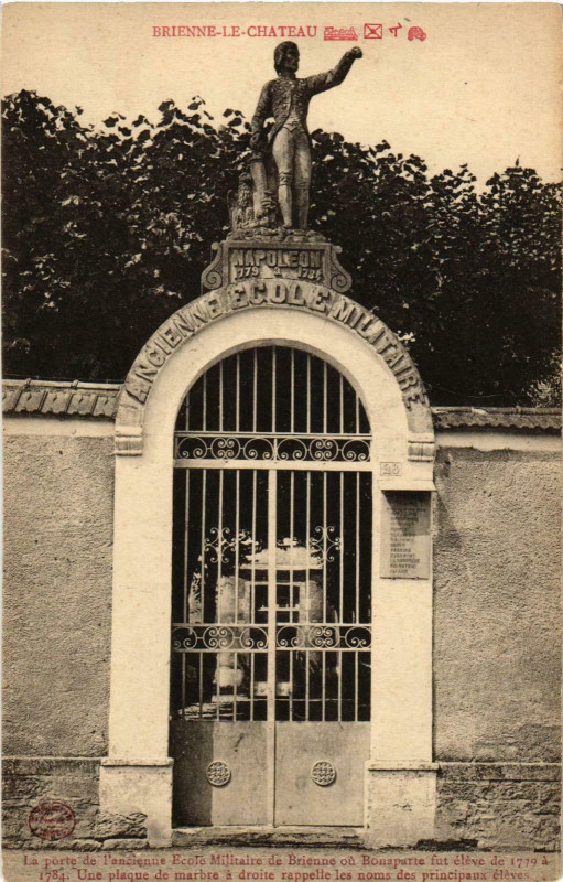 Carte postale ancienne Brienne le Chateau- Ecole Militaire, La Porte France à Brienne-le-Château