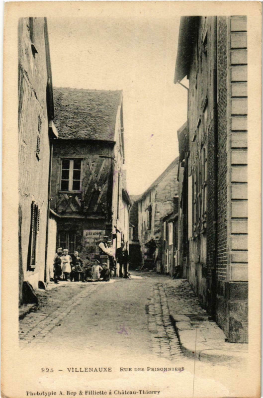 Carte postale ancienne Villenauxe- Rue des Prisonniers France