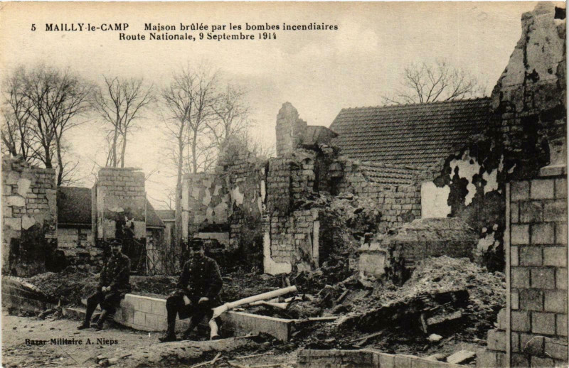 Carte postale ancienne Mailly le Camp- Maison brulee par les bombes France à Mailly-le-Camp