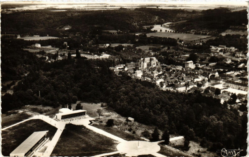 Carte postale ancienne Bar sur Seine- Colonie du XIXe dominant la Ville France à Bar-sur-Seine