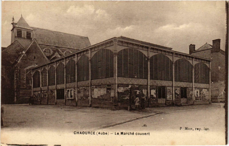 Carte postale ancienne Chaource- Le Marche couvert France à Chaource