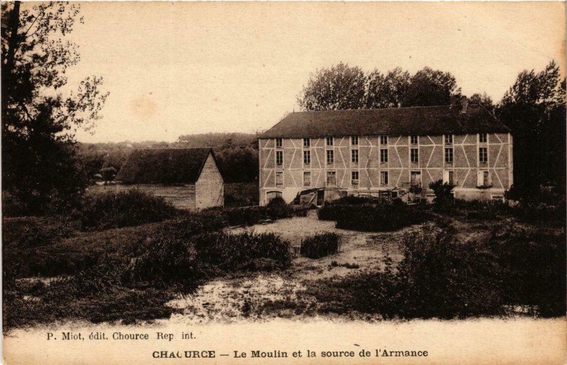 Carte postale ancienne Chaource- Le Moulin et la source de l'Armance France à Chaource