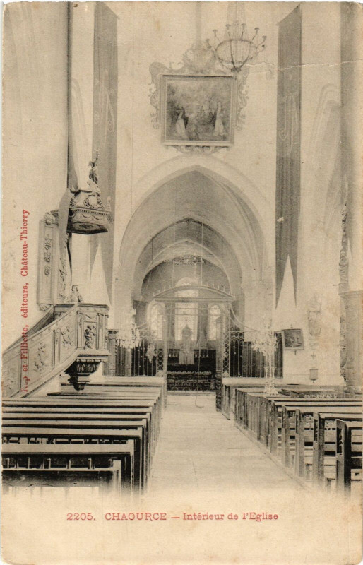 Carte postale ancienne Chaource- Interieur de l'Eglise France à Chaource