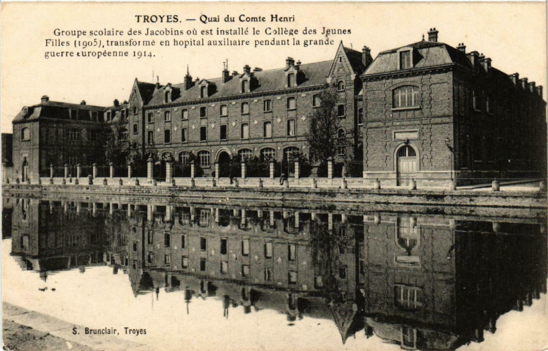 Carte postale ancienne Troyes- Quai du Comte Henri France à Troyes