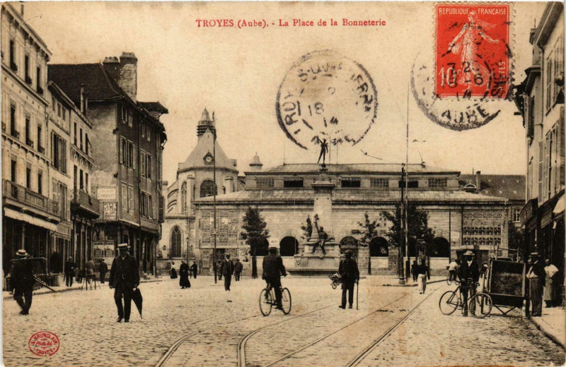 Carte postale ancienne Troyes- La Place de la Bonneterie France à Troyes