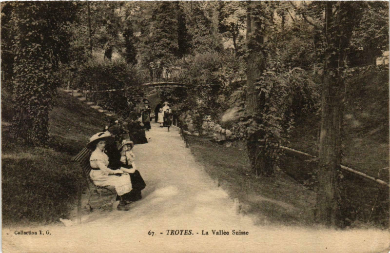 Carte postale ancienne Troyes- La Vallee Suisse France à Troyes