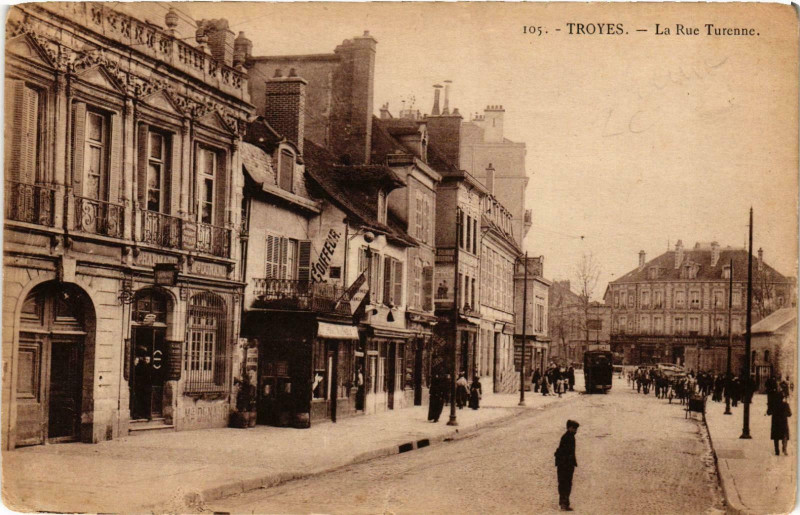 Carte postale ancienne Troyes- La Rue Turenne France à Troyes