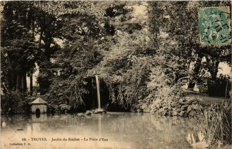 Carte postale ancienne Troyes- Jardin du Rocher France à Troyes