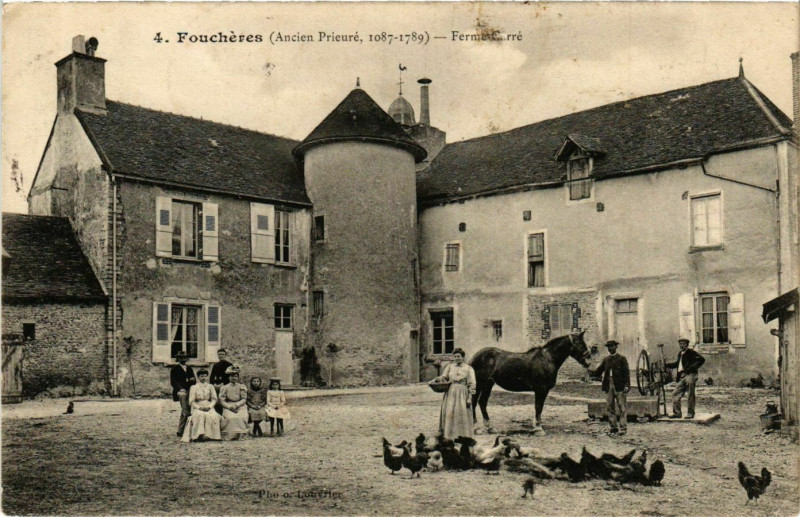 Carte postale ancienne Foucheres Ferme Carré à Fouchères