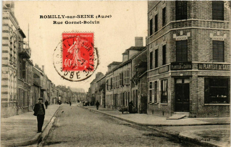 Carte postale ancienne Romilly-sur-Seine Rue Gornet-Boivin à Romilly-sur-Seine