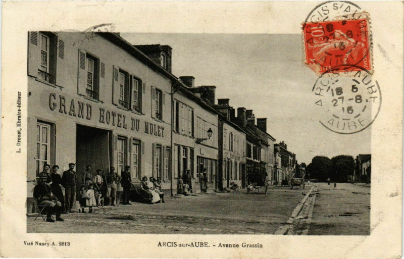 Carte postale ancienne Arcis-sur-Aube Avenue Grassin à Arcis-sur-Aube
