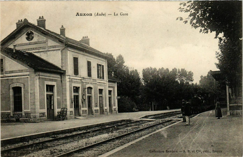Carte postale ancienne Auxon La Gare à Auxon