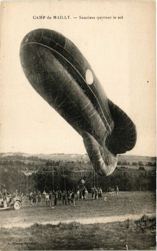 Carte postale ancienne Camp de Mailly - Saucisse quittant le sol