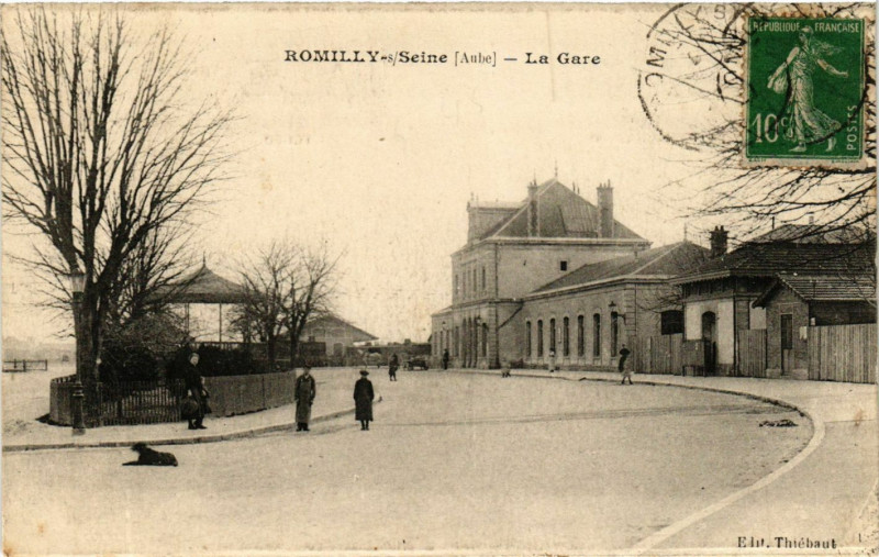 Carte postale ancienne Romilly-sur-Seine - La Gare à Romilly-sur-Seine