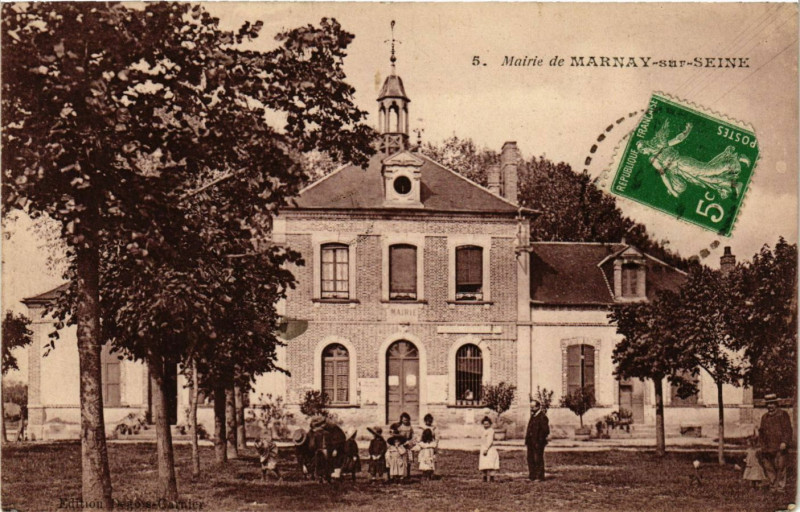Carte postale ancienne Mairie de Marnay-sur-Seine à Marnay-sur-Seine