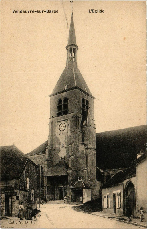 Carte postale ancienne Vendeuvre-sur-Bars e - L'Eglise
