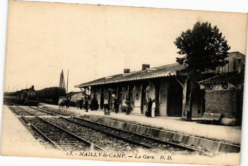 Carte postale ancienne Mailly-le-Camp - La Gare à Mailly-le-Camp