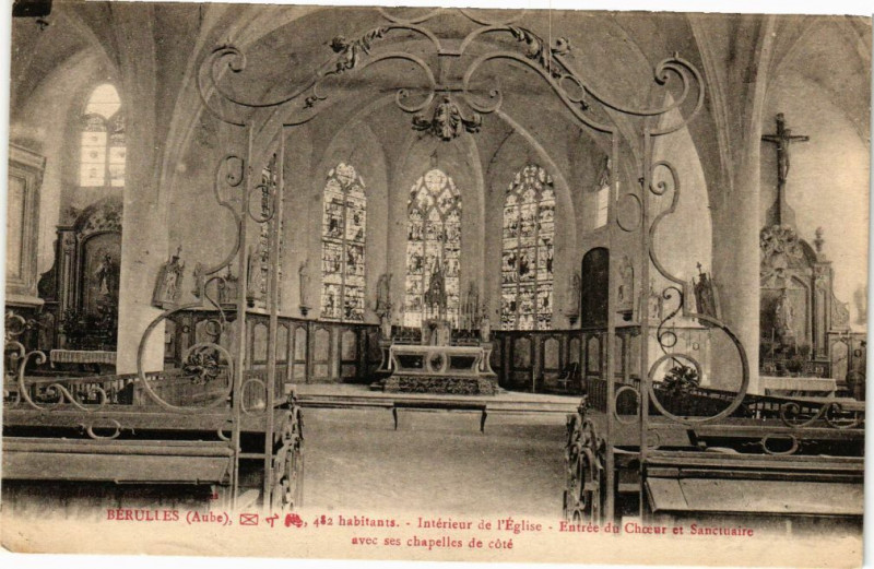 Carte postale ancienne Berulles - Habitants - Interieur de l'eglise