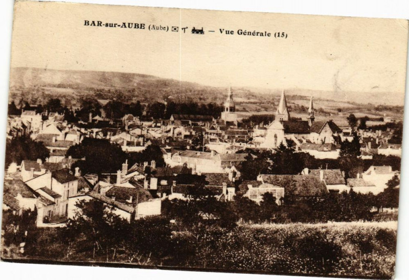 Carte postale ancienne Bar-sur-Aube - Vue générale à Bar-sur-Aube