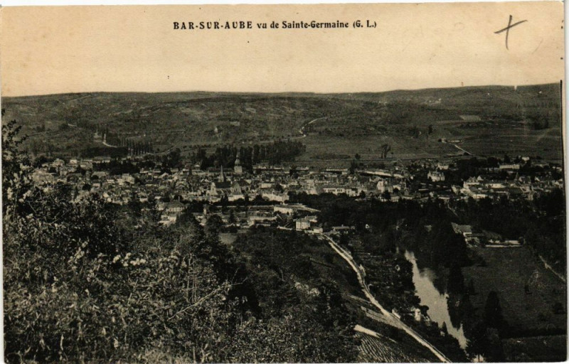 Carte postale ancienne Bar-sur-Aube - Vue de sainte germaine à Bar-sur-Aube