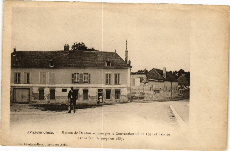 Carte postale ancienne Arcis-sur-Aube - Maison De Danton à Arcis-sur-Aube