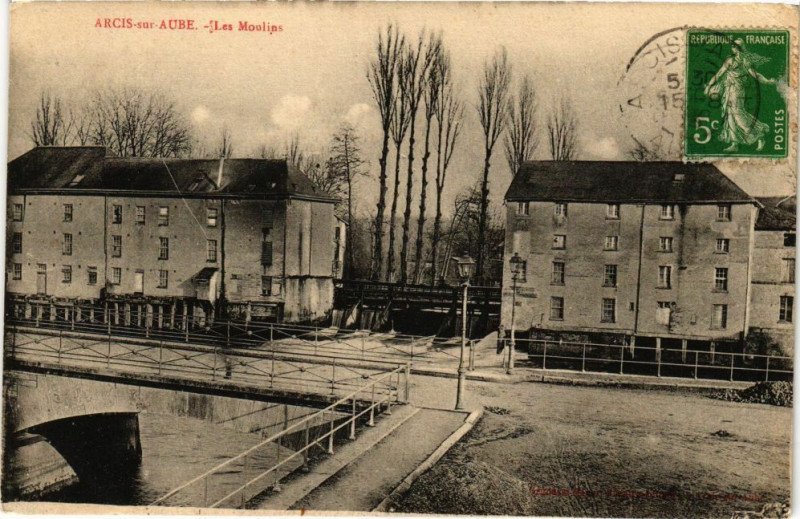 Carte postale ancienne Arcis-sur-Aube - Les moulins à Arcis-sur-Aube