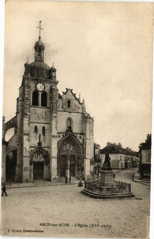 Carte postale ancienne Arcis-sur-Aube - L'eglise à Arcis-sur-Aube
