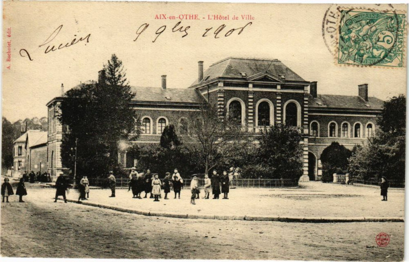 Carte postale ancienne Aix-en-Othe - Hotel de Ville