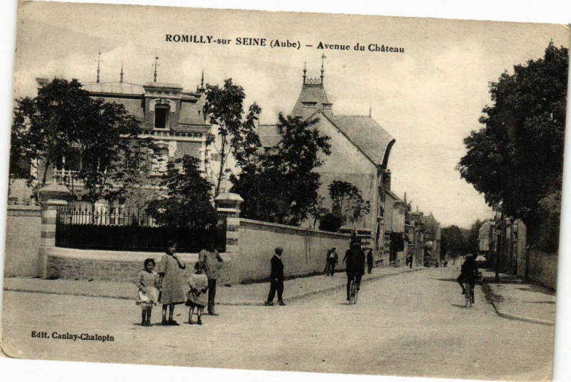 Carte postale ancienne Romilly-sur-Seine - Avenue du Chateau à Romilly-sur-Seine