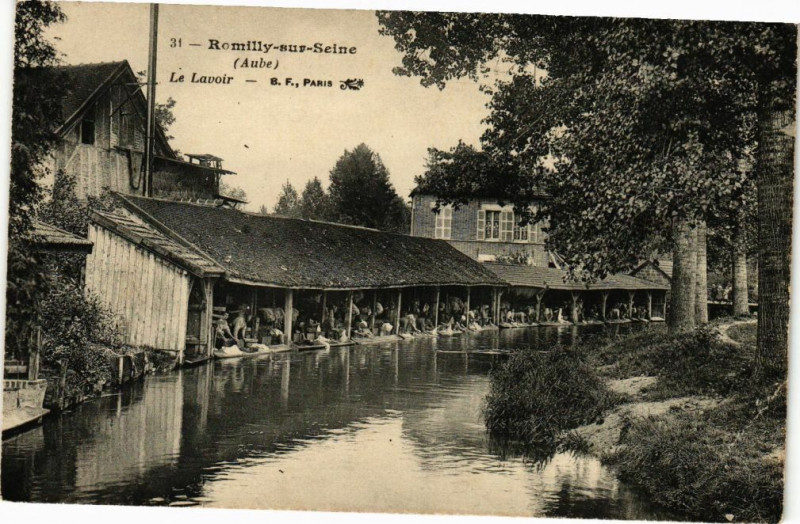 Carte postale ancienne Romilly-sur-Seine - Le Lavoir à Romilly-sur-Seine