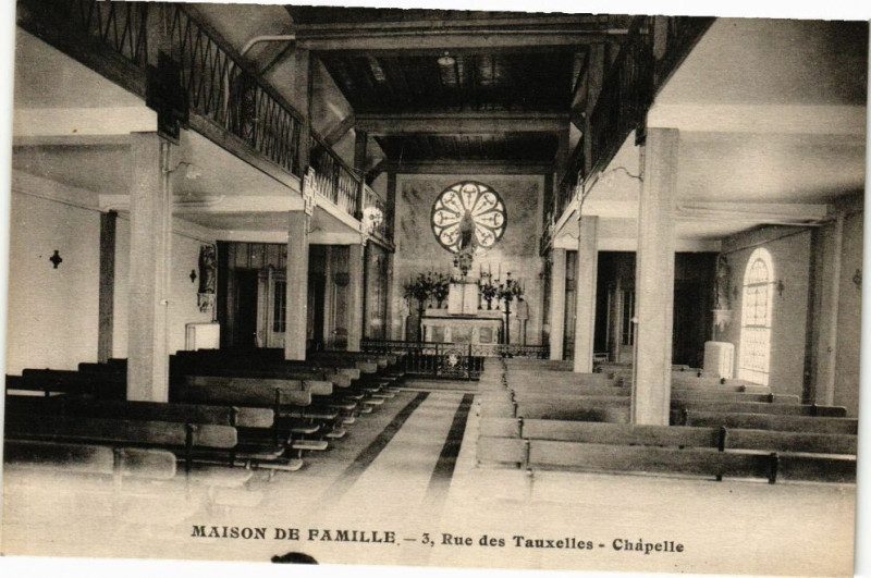 Carte postale ancienne Troyes Maison de Famille - Chapelle à Troyes