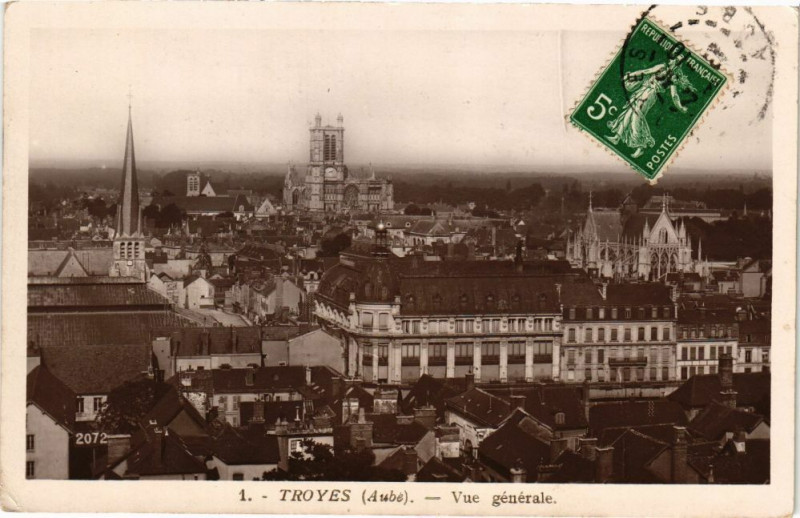 Carte postale ancienne Troyes - Vue générale à Troyes