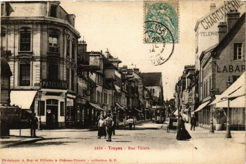 Carte postale ancienne Troyes - Rue Thiers à Troyes