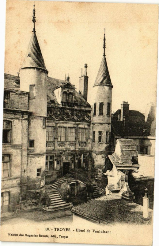 Carte postale ancienne Troyes - Hotel de Vauluisant à Troyes