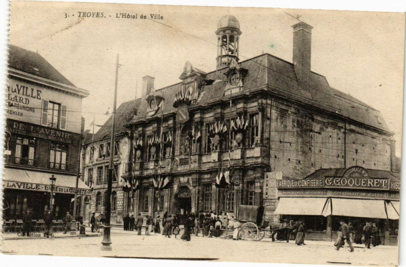 Carte postale ancienne Troyes - Hotel de Ville à Troyes