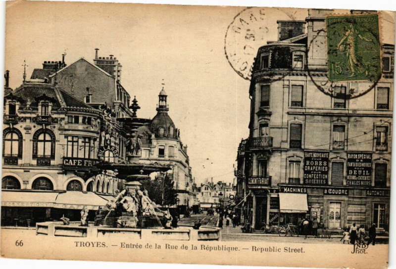Carte postale ancienne Troyes - Rue de la République à Troyes