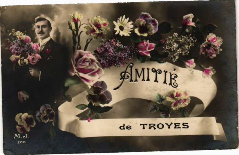 Carte postale ancienne Troyes - Amitié, fleurs à Troyes