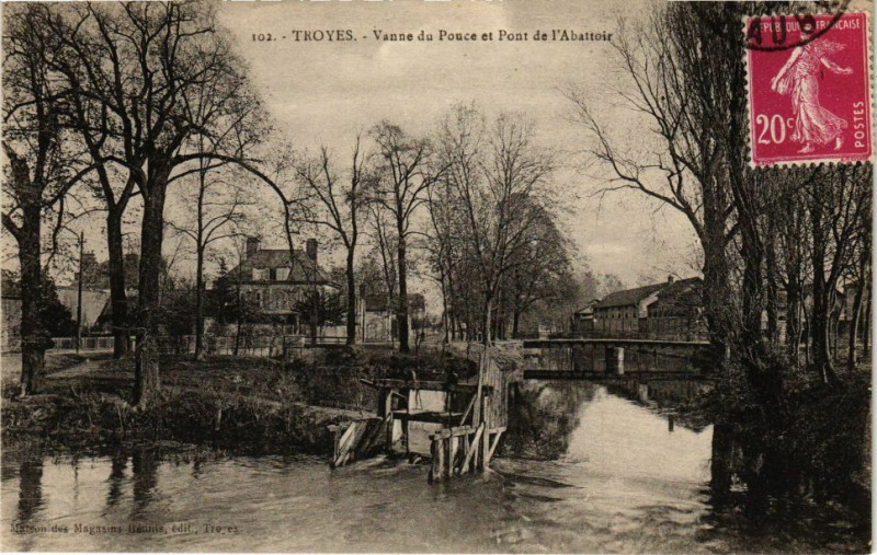 Carte postale ancienne Troyes - Vanne du Puce de l'Abattoire à Troyes