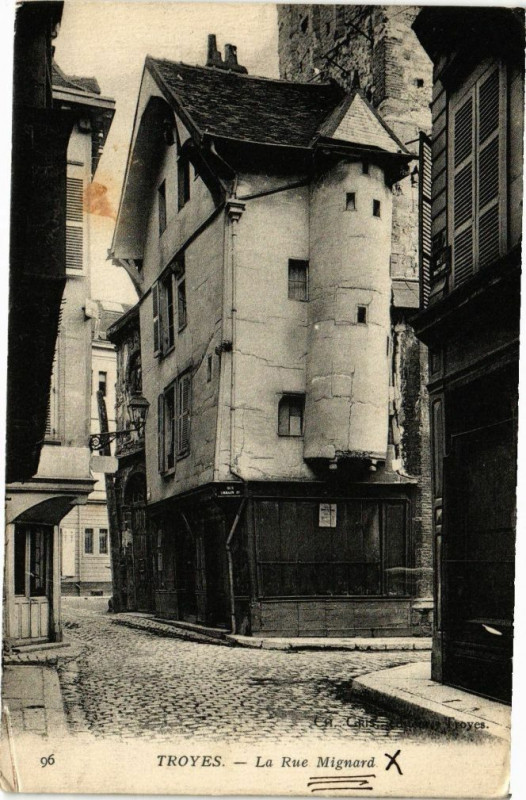 Carte postale ancienne Troyes - Rue Mignard à Troyes
