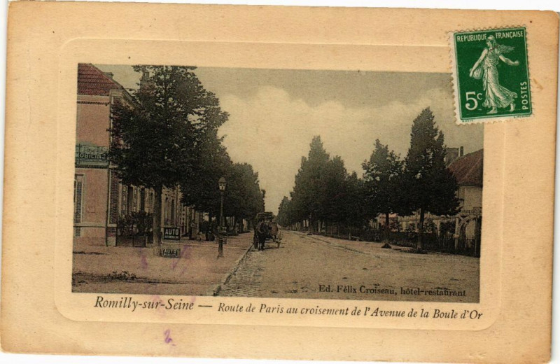 Carte postale ancienne Romilly-sur-Seine - Route de Paris à Romilly-sur-Seine