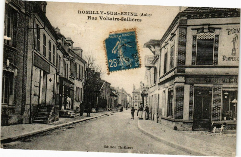 Carte postale ancienne Romilly-sur-Seine - Rue Voltaire-Sellieres à Romilly-sur-Seine