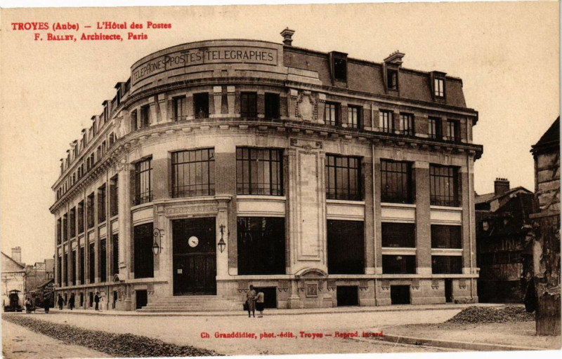 Carte postale ancienne Troyes - Hotel des Postes à Troyes